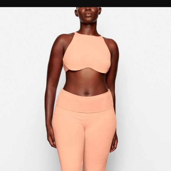SKIMS Soft Lounge Underwire High Neck Bra Peach XXS - Picture 2 of 4